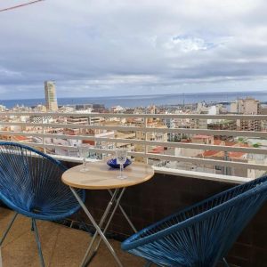 Estudio con vistas al mar en el centro de Alicante con terraza