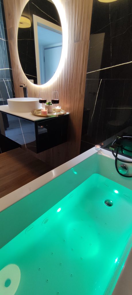Estudio con jacuzzi y vistas al mar en el centro de Alicante
